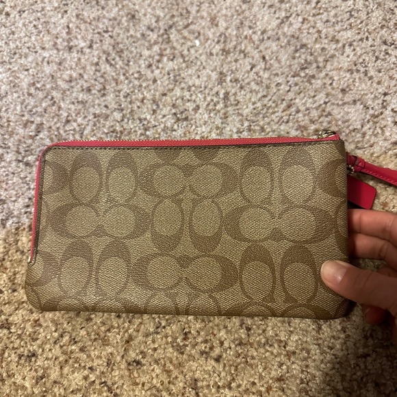 Coach Wallet/wristlet - Picture 10 of 10
